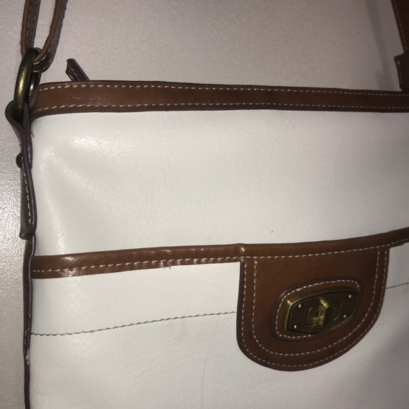 🌸Classic White & Camel Brown Sleek Lock Crossbody - Picture 8 of 13
